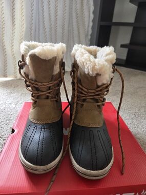 PAWZ Brown and Black Shearling-Lined Winter Rain Boots
